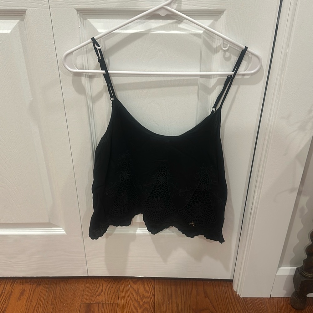 Black cropped tank top